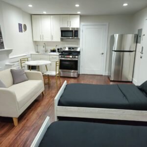 Albany St Apartment 1st Floor No.1